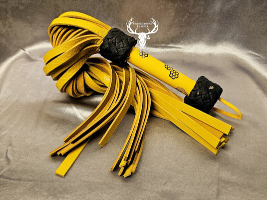 Bumble-bee bullhide Flogger