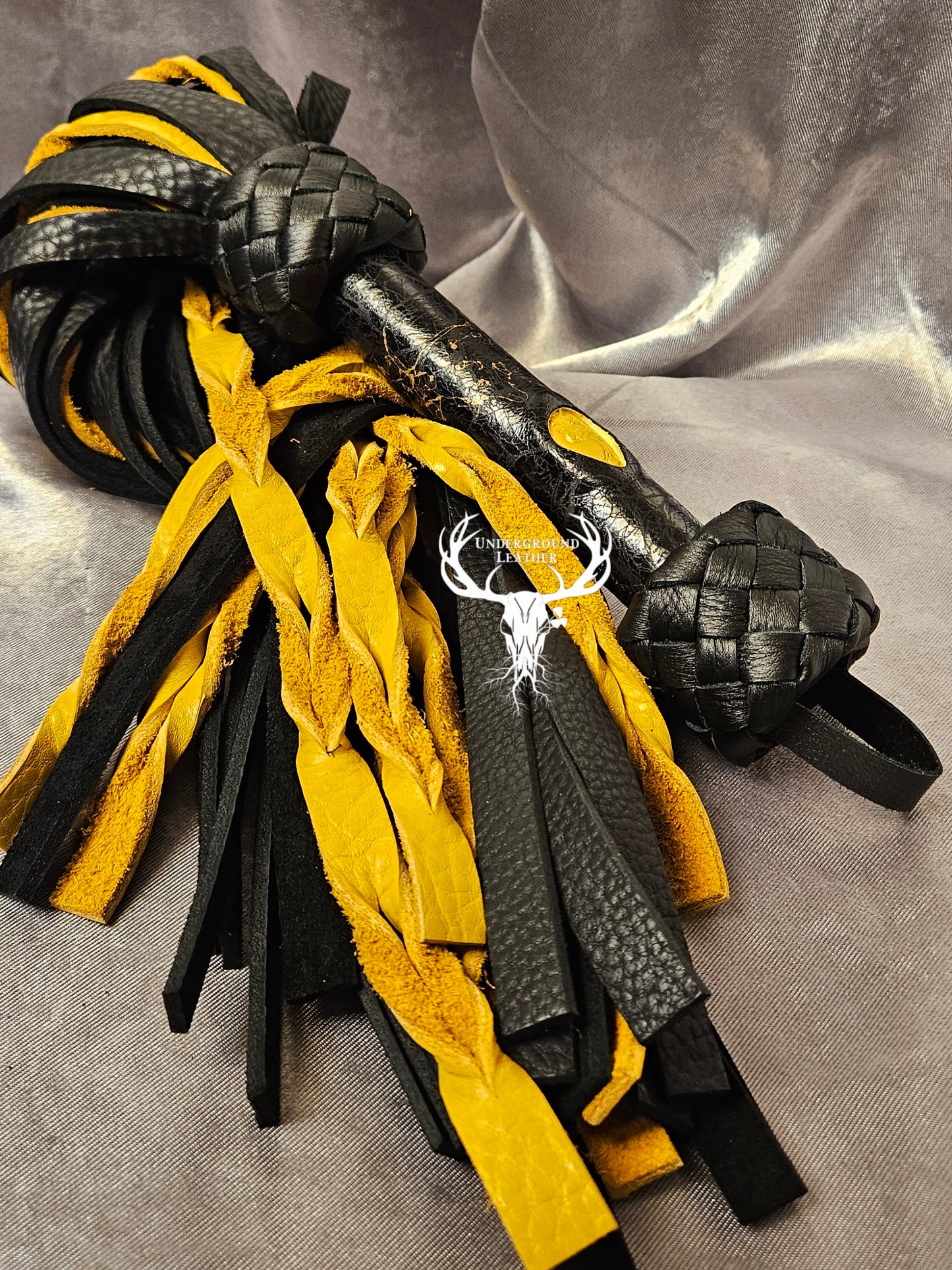 Kintsugi Bullhide flogger