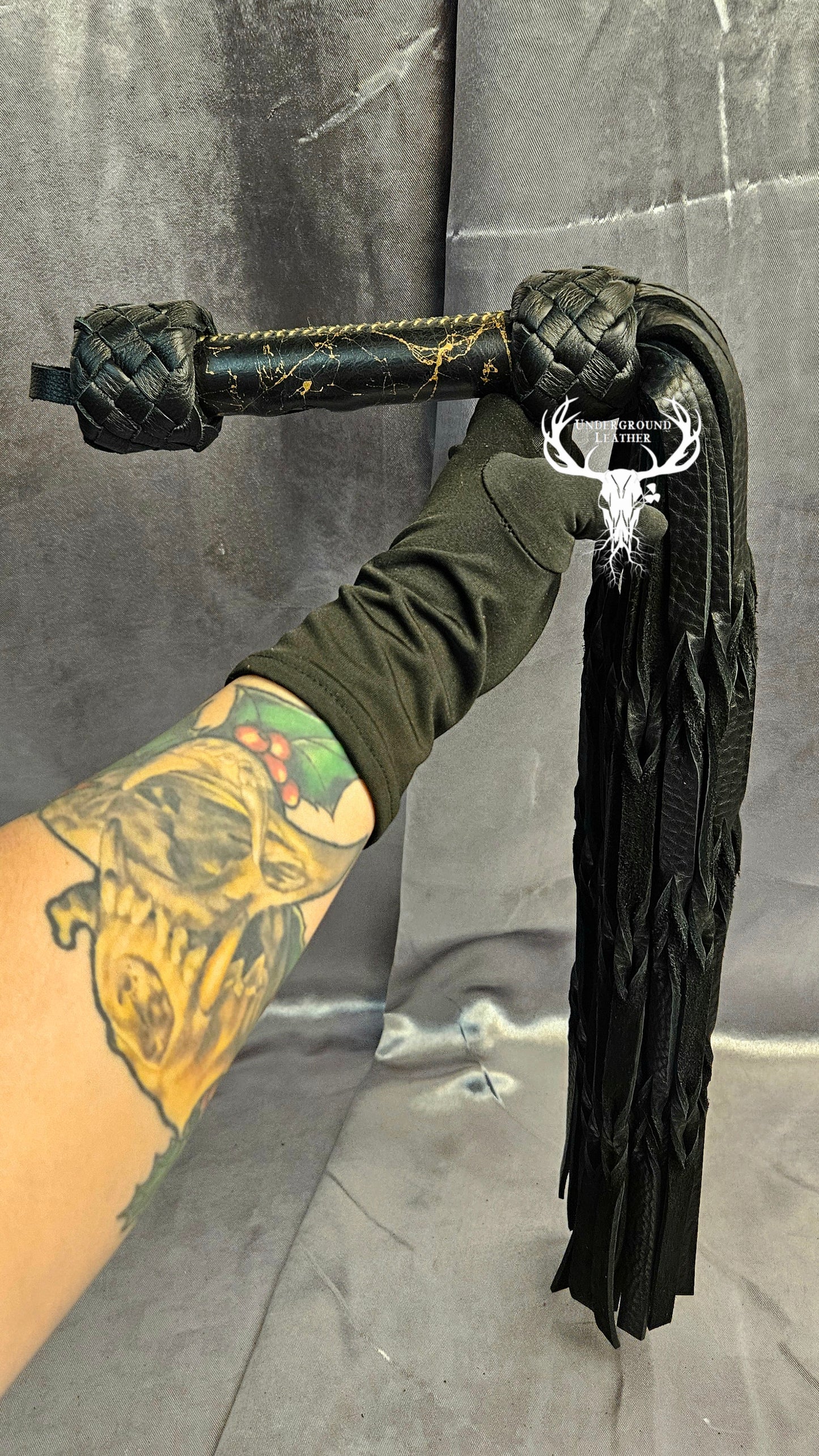 Kintsugi Bullhide flogger