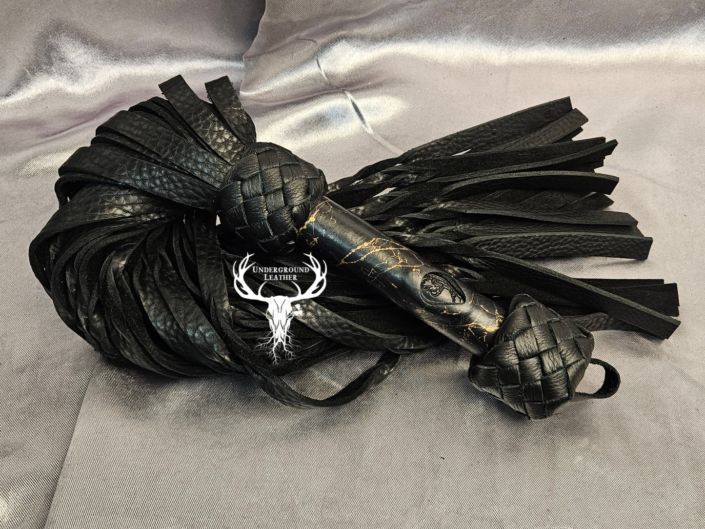 Kintsugi Bullhide flogger