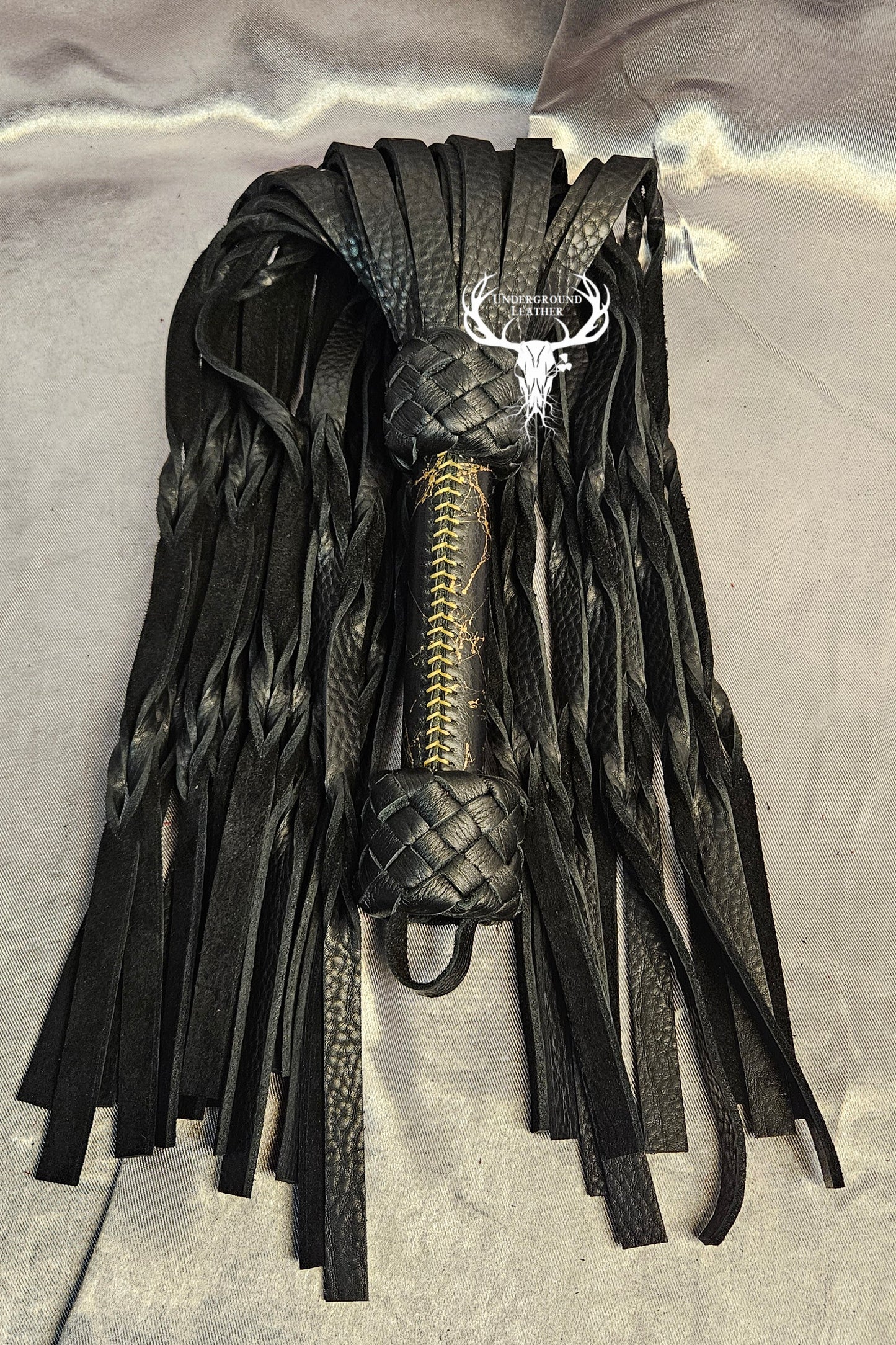 Kintsugi Bullhide flogger