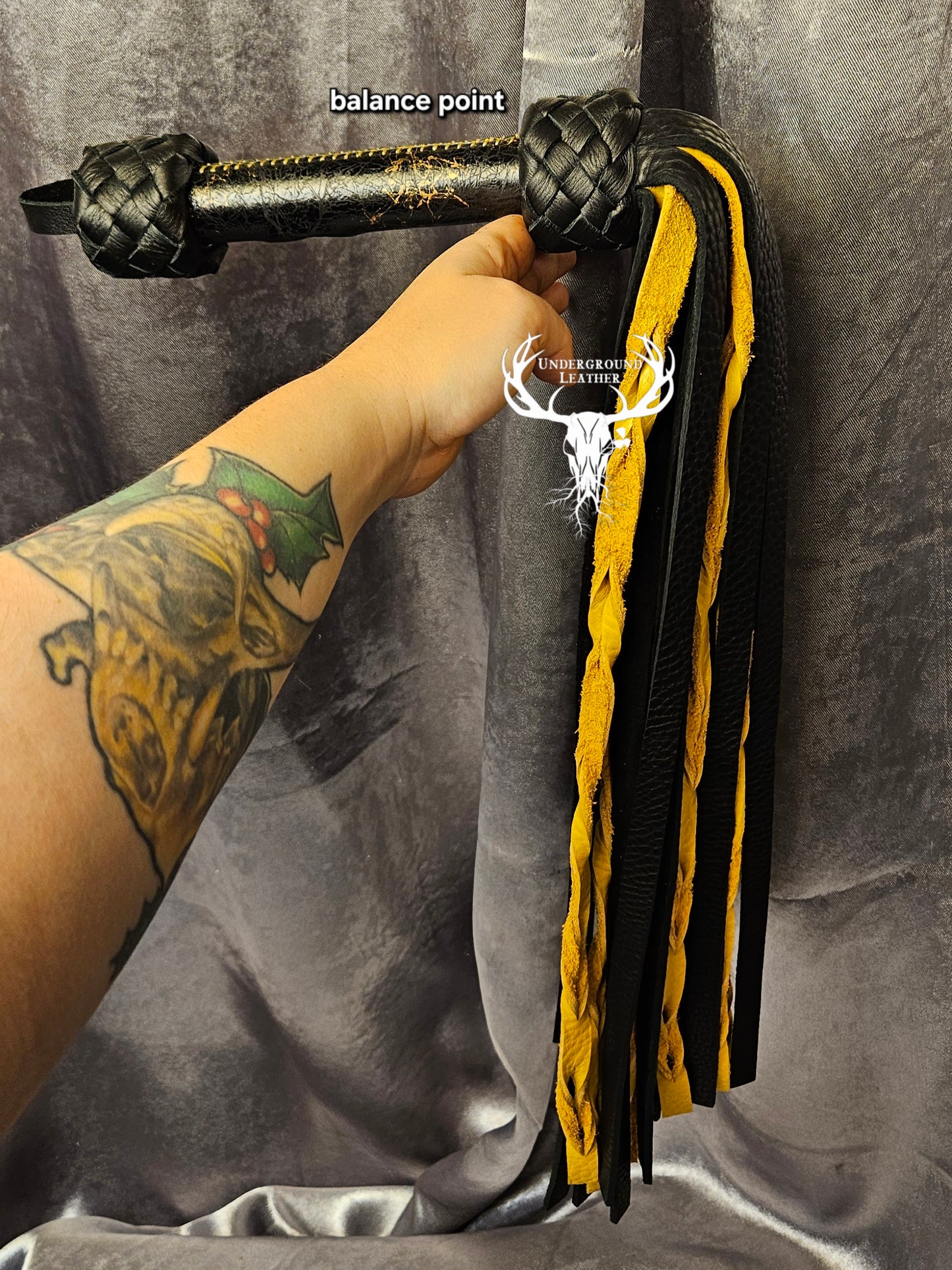 Kintsugi Bullhide flogger
