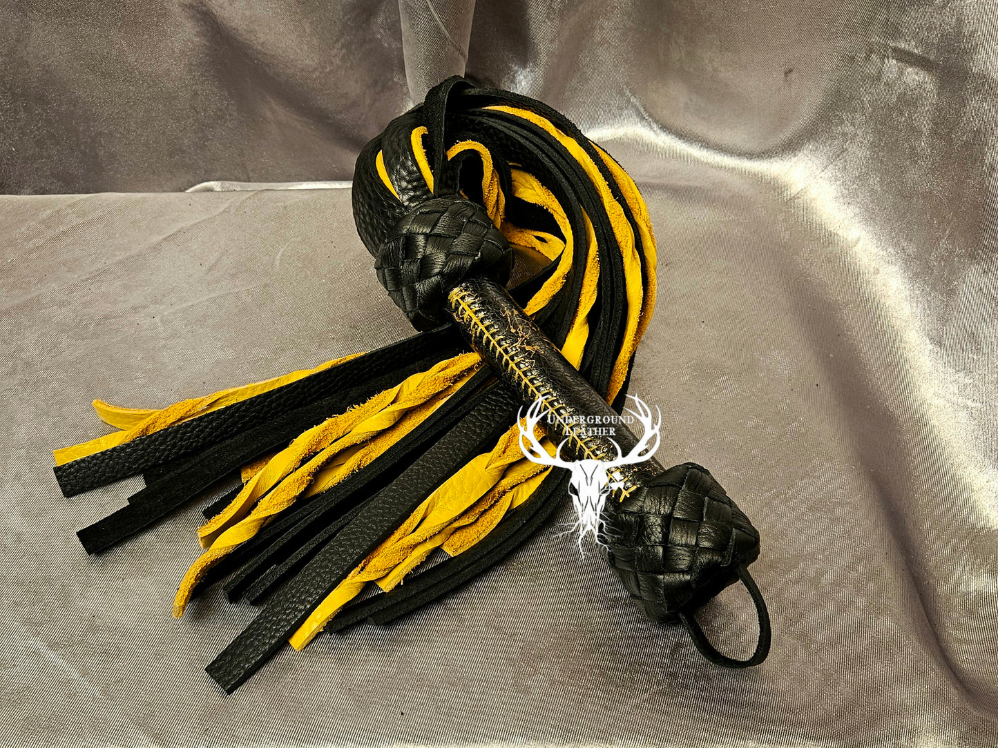 Kintsugi Bullhide flogger